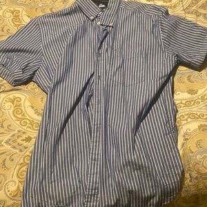 Bottom up short sleeve pinned stripped shirt